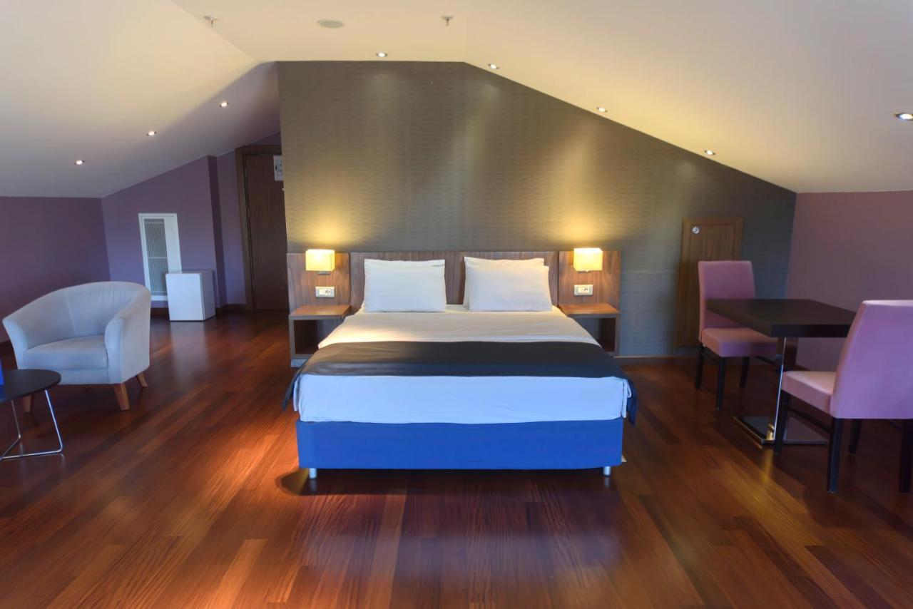 Holiday Inn Express Istanbul-Altunizade By Ihg Bagian luar foto