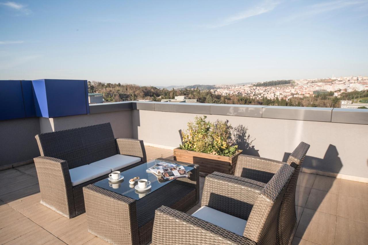 Holiday Inn Express Istanbul-Altunizade By Ihg Bagian luar foto