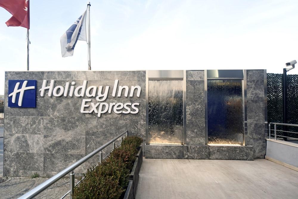 Holiday Inn Express Istanbul-Altunizade By Ihg Bagian luar foto