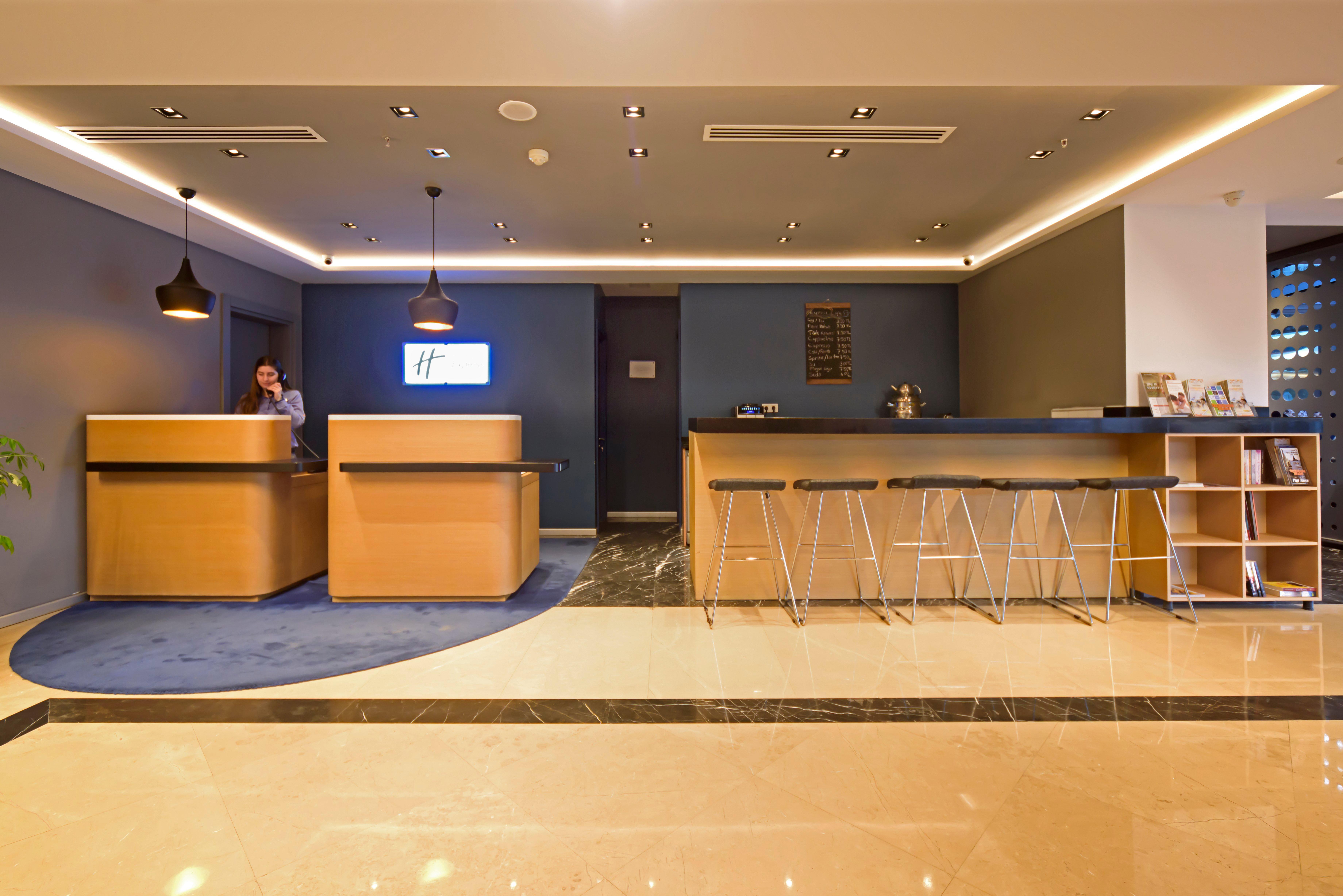 Holiday Inn Express Istanbul-Altunizade By Ihg Bagian luar foto