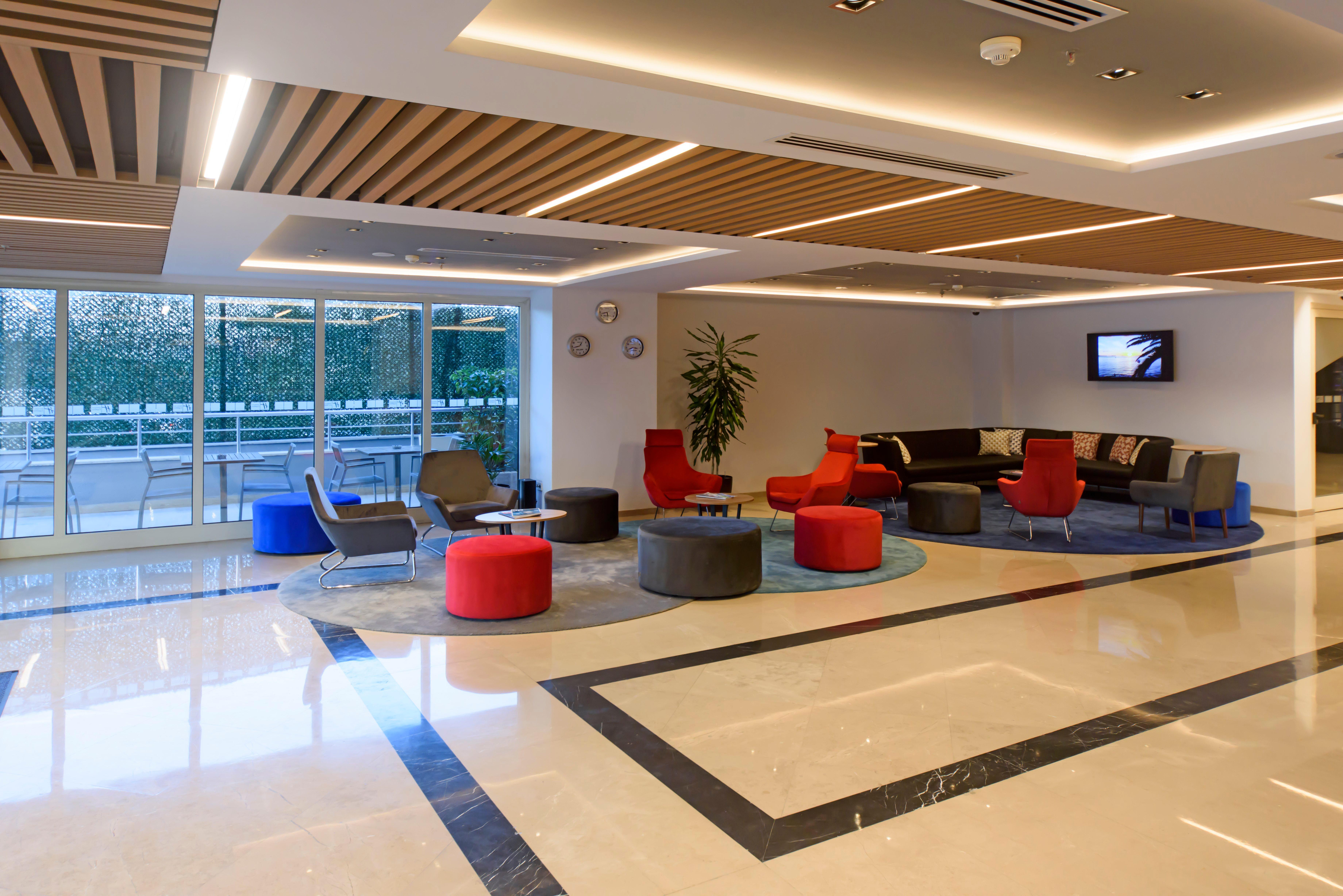 Holiday Inn Express Istanbul-Altunizade By Ihg Bagian luar foto