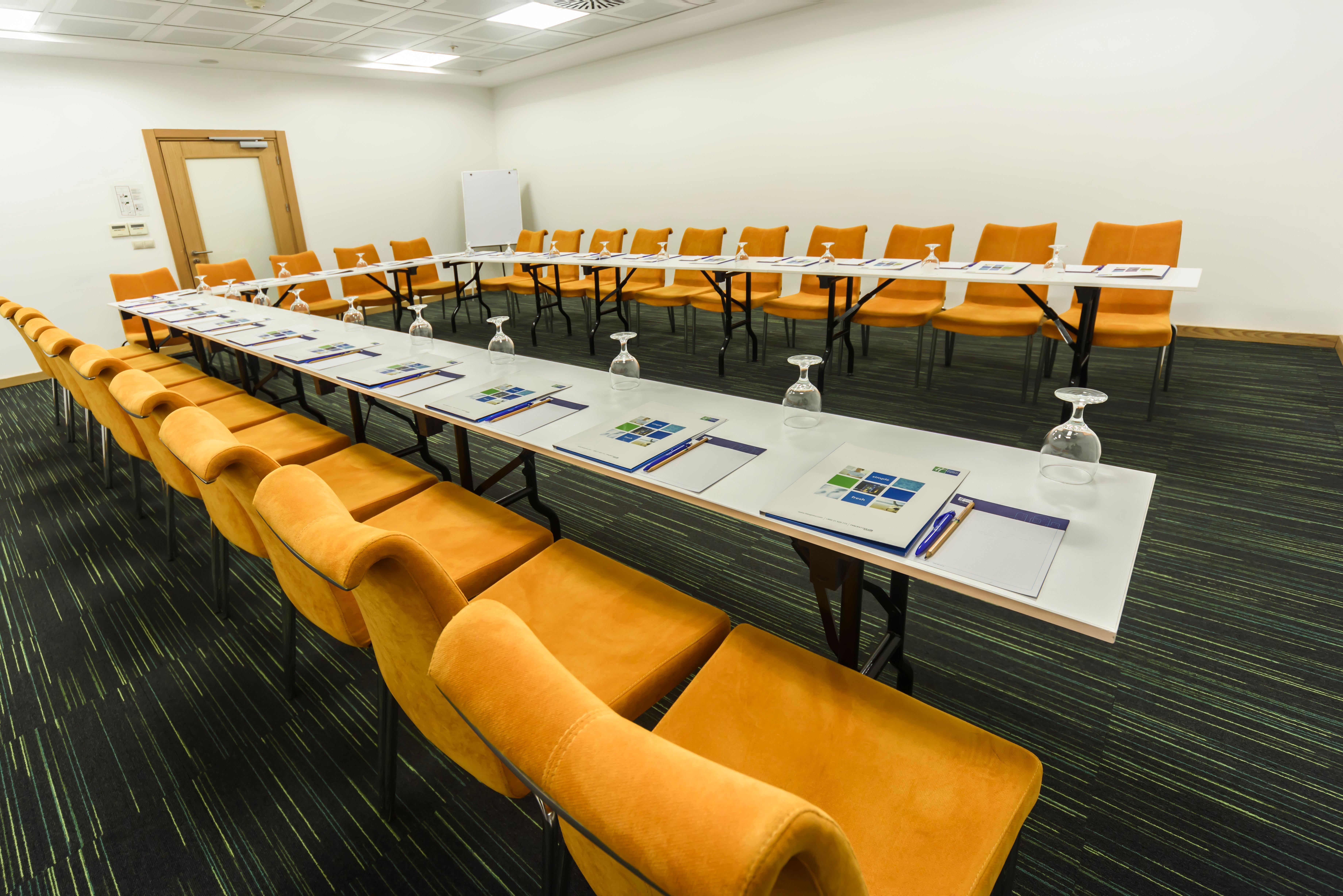 Holiday Inn Express Istanbul-Altunizade By Ihg Bagian luar foto