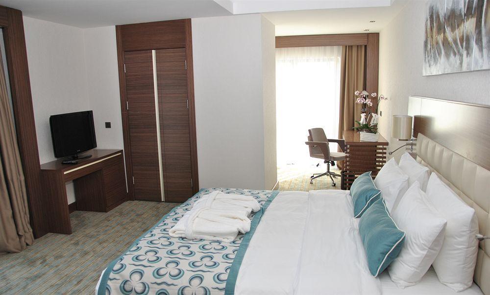 Holiday Inn Express Istanbul-Altunizade By Ihg Bagian luar foto