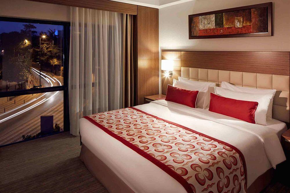 Holiday Inn Express Istanbul-Altunizade By Ihg Bagian luar foto