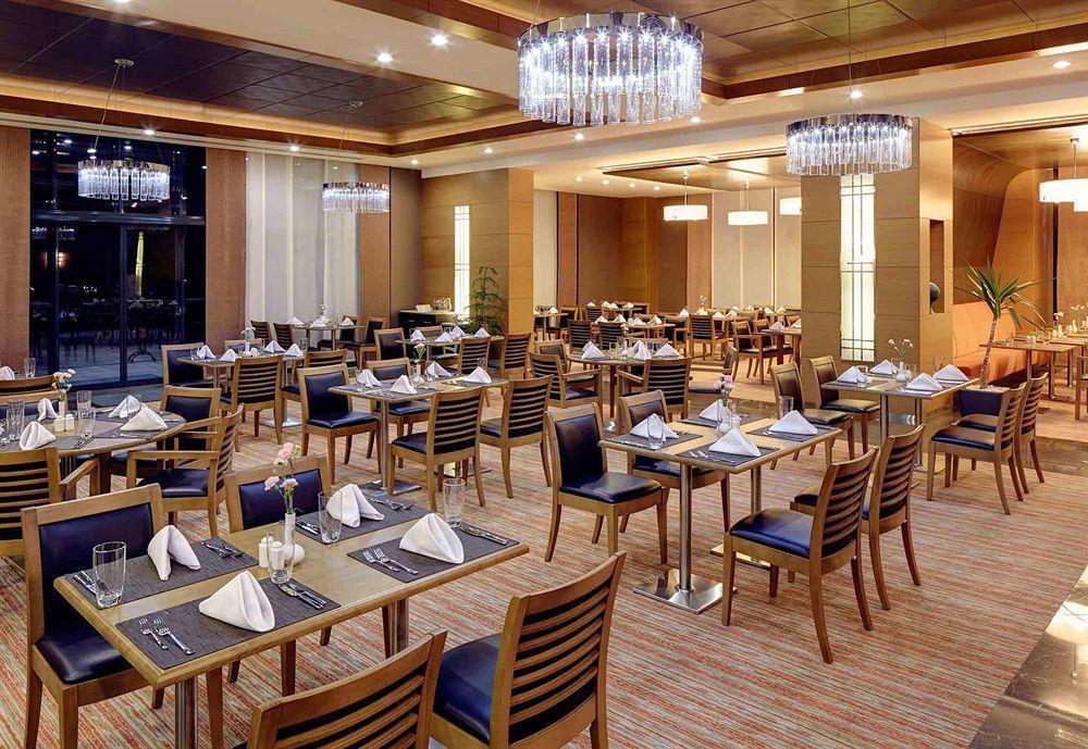 Holiday Inn Express Istanbul-Altunizade By Ihg Bagian luar foto