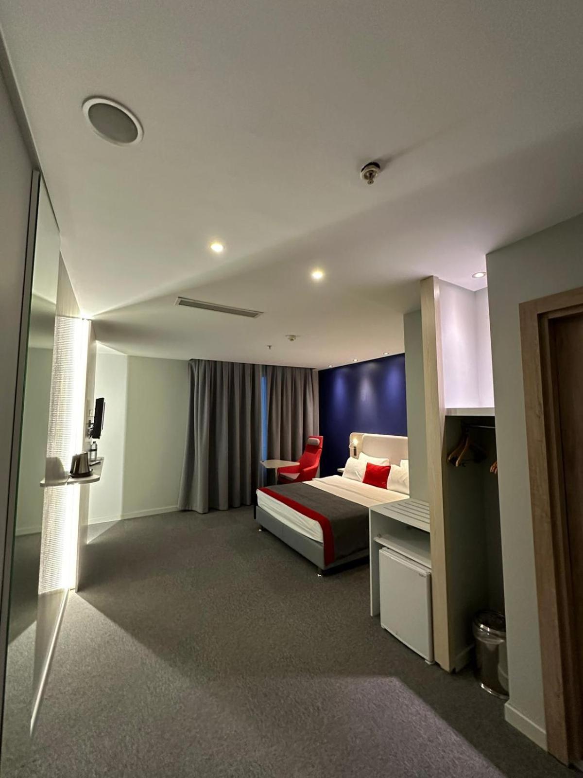 Holiday Inn Express Istanbul-Altunizade By Ihg Bagian luar foto