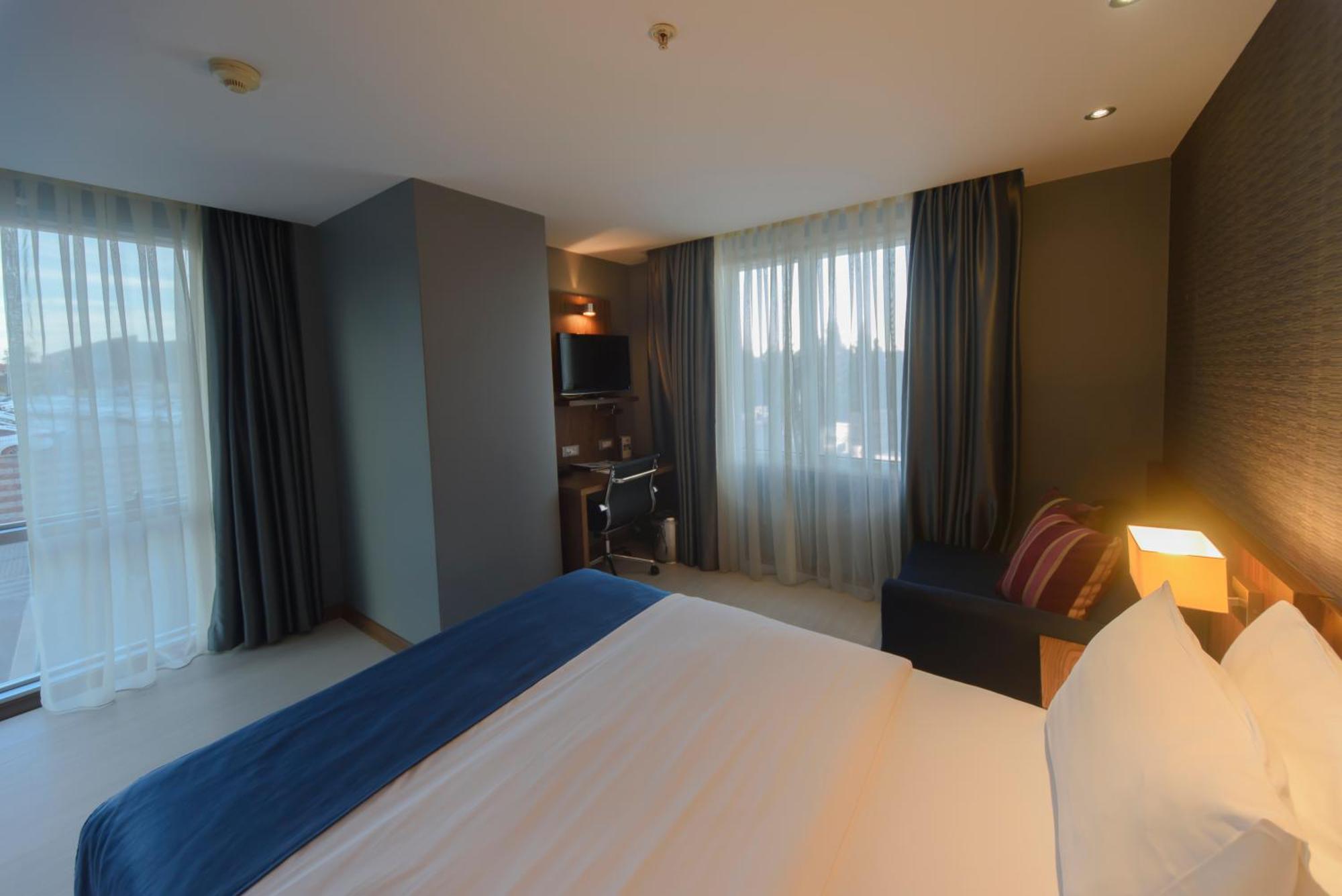 Holiday Inn Express Istanbul-Altunizade By Ihg Bagian luar foto
