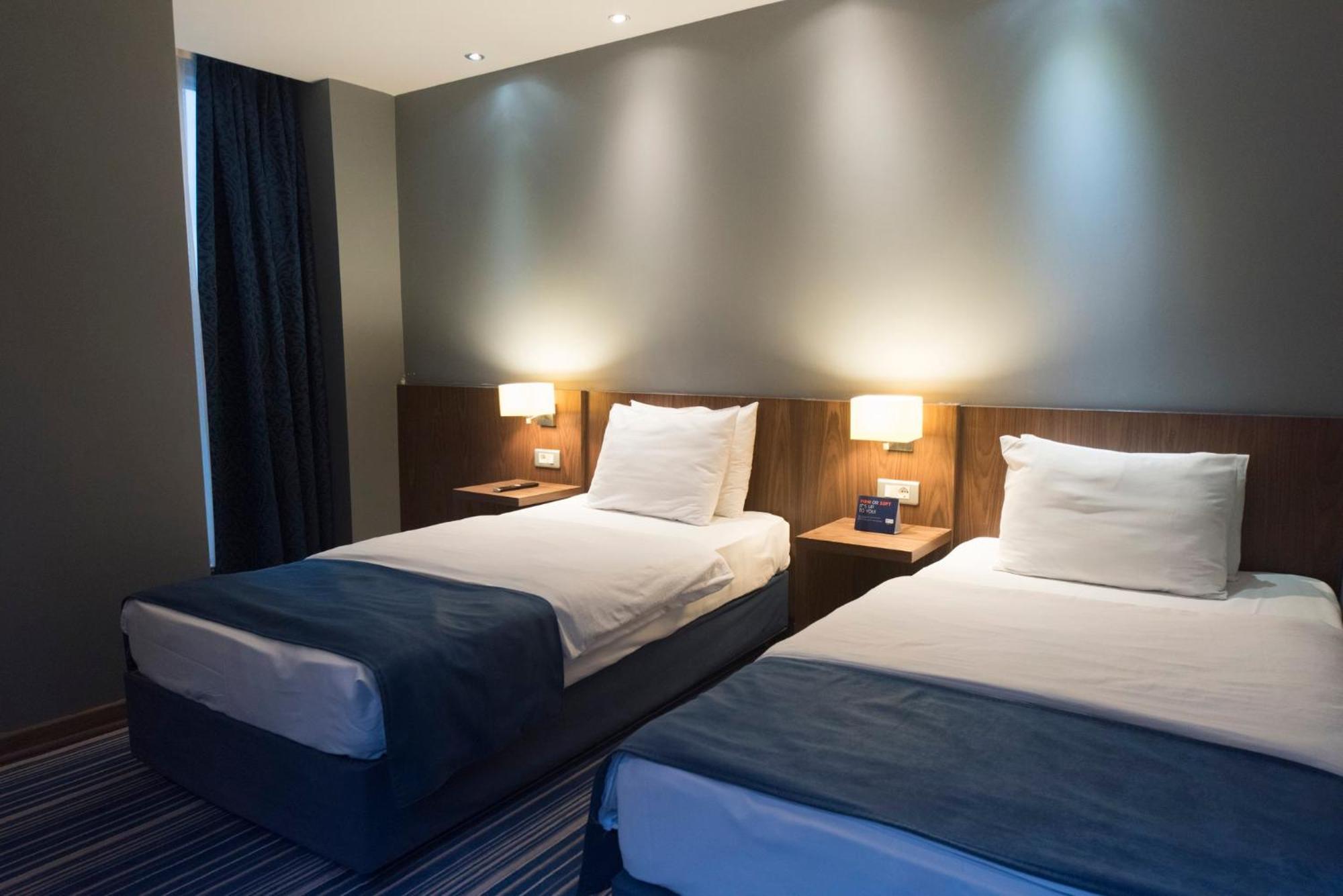 Holiday Inn Express Istanbul-Altunizade By Ihg Bagian luar foto