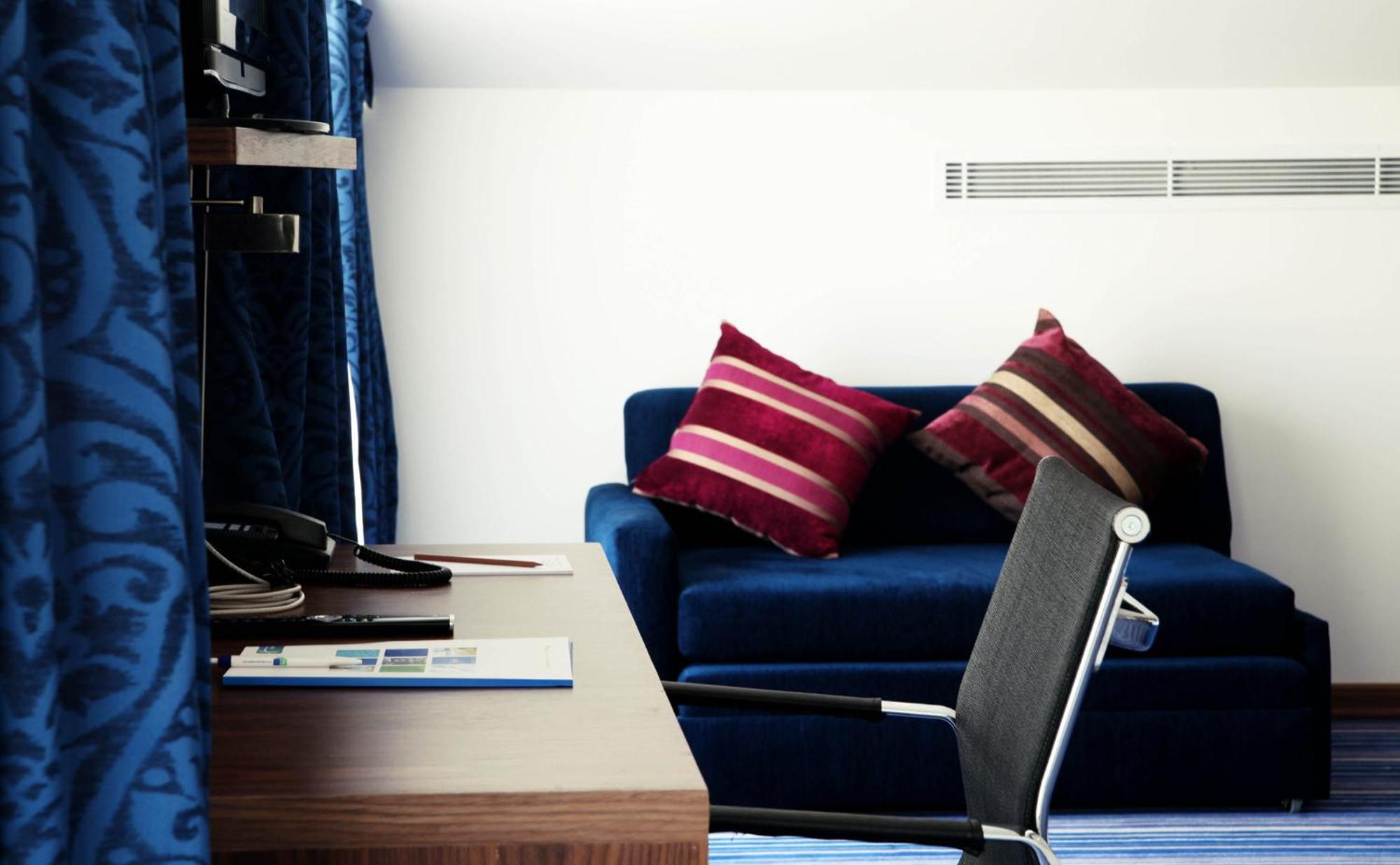 Holiday Inn Express Istanbul-Altunizade By Ihg Bagian luar foto