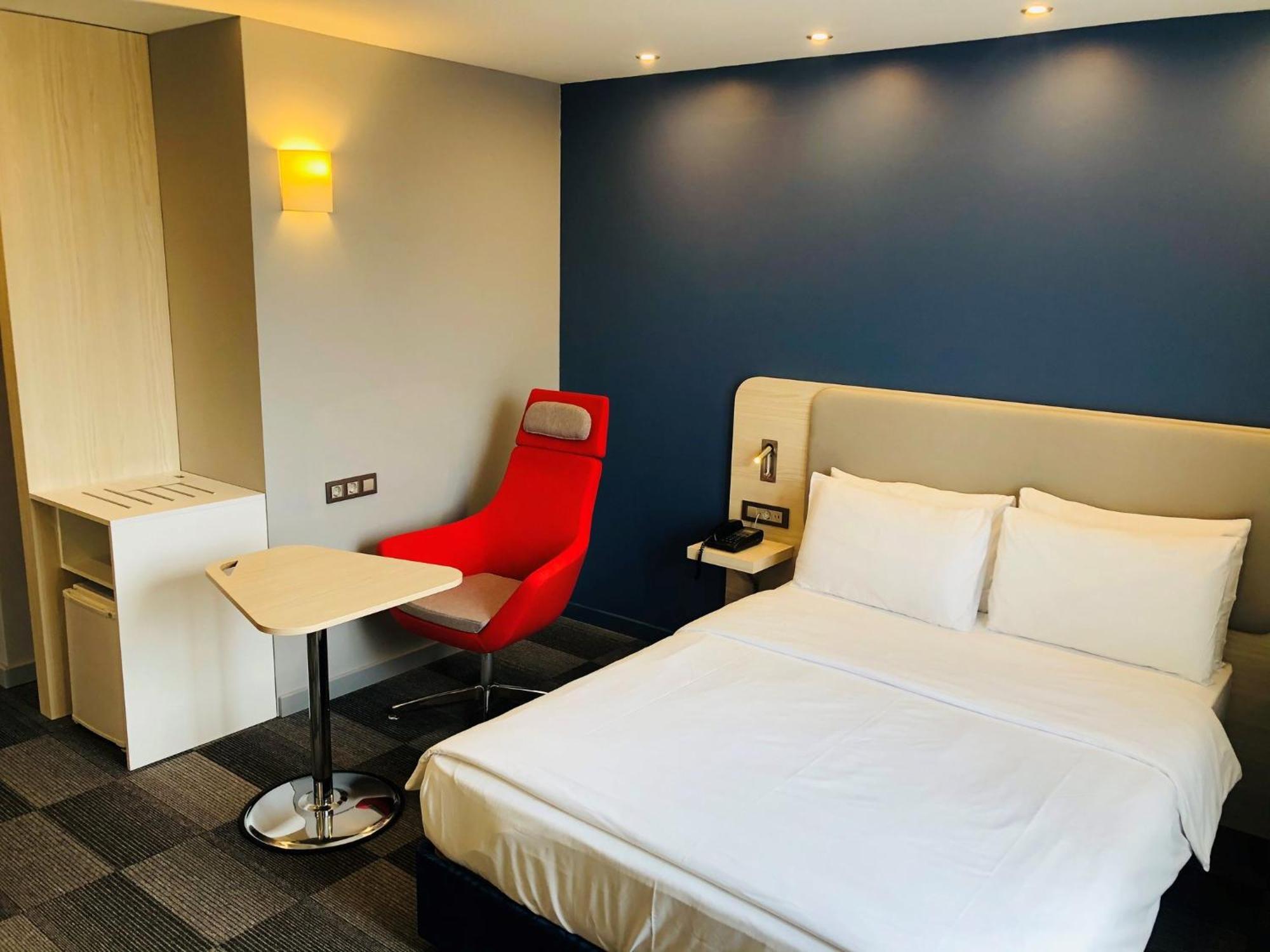 Holiday Inn Express Istanbul-Altunizade By Ihg Bagian luar foto
