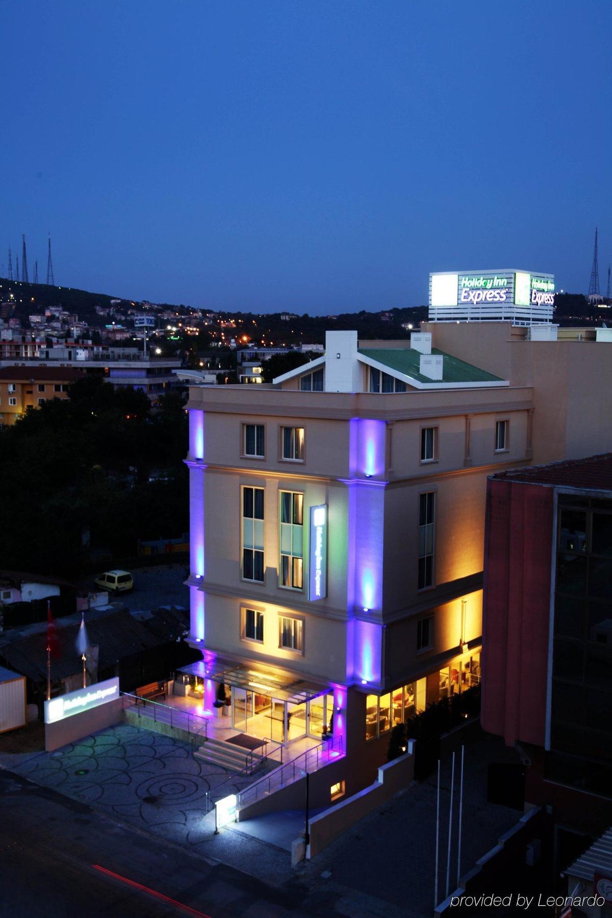 Holiday Inn Express Istanbul-Altunizade By Ihg Bagian luar foto