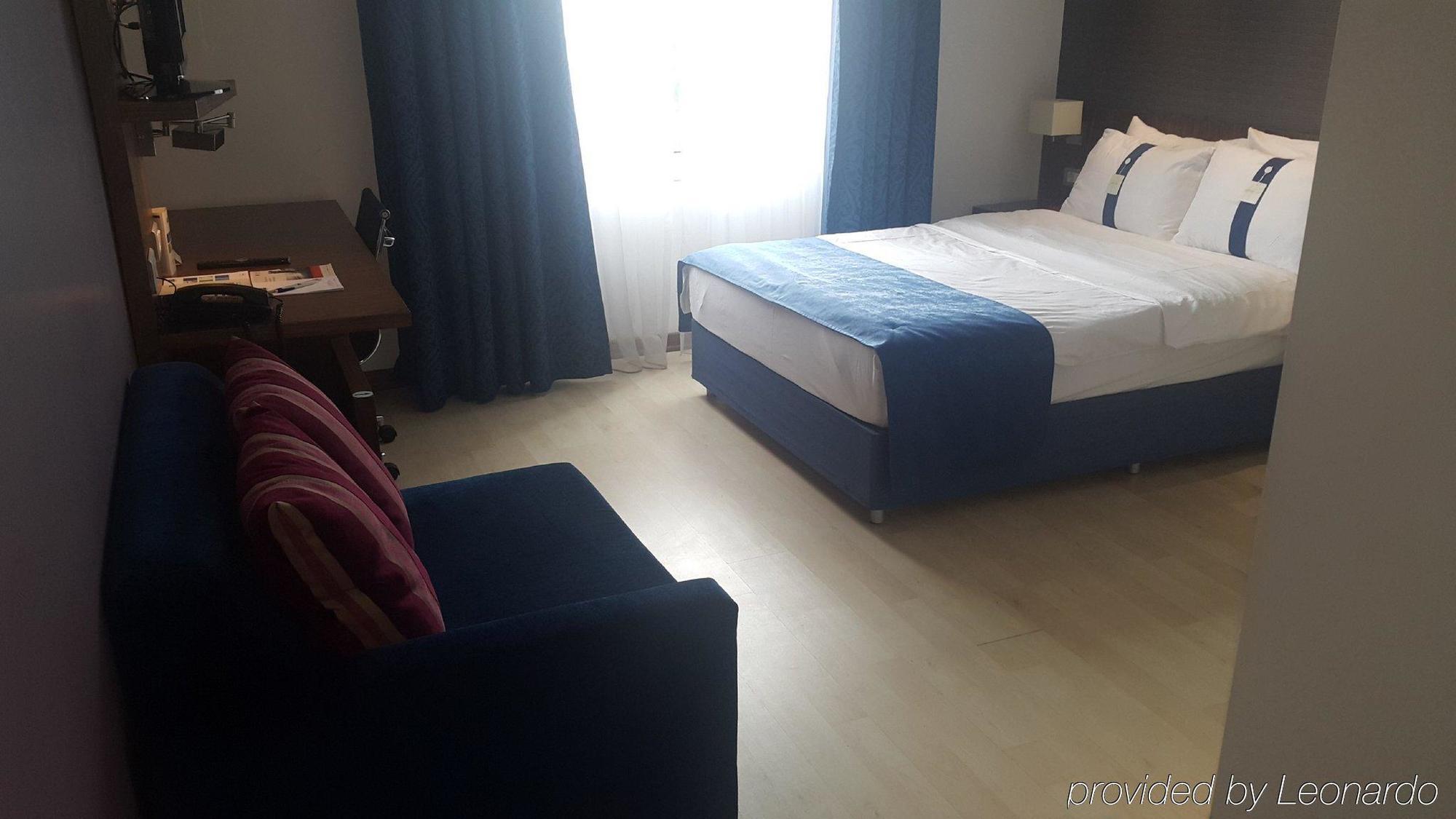 Holiday Inn Express Istanbul-Altunizade By Ihg Bagian luar foto